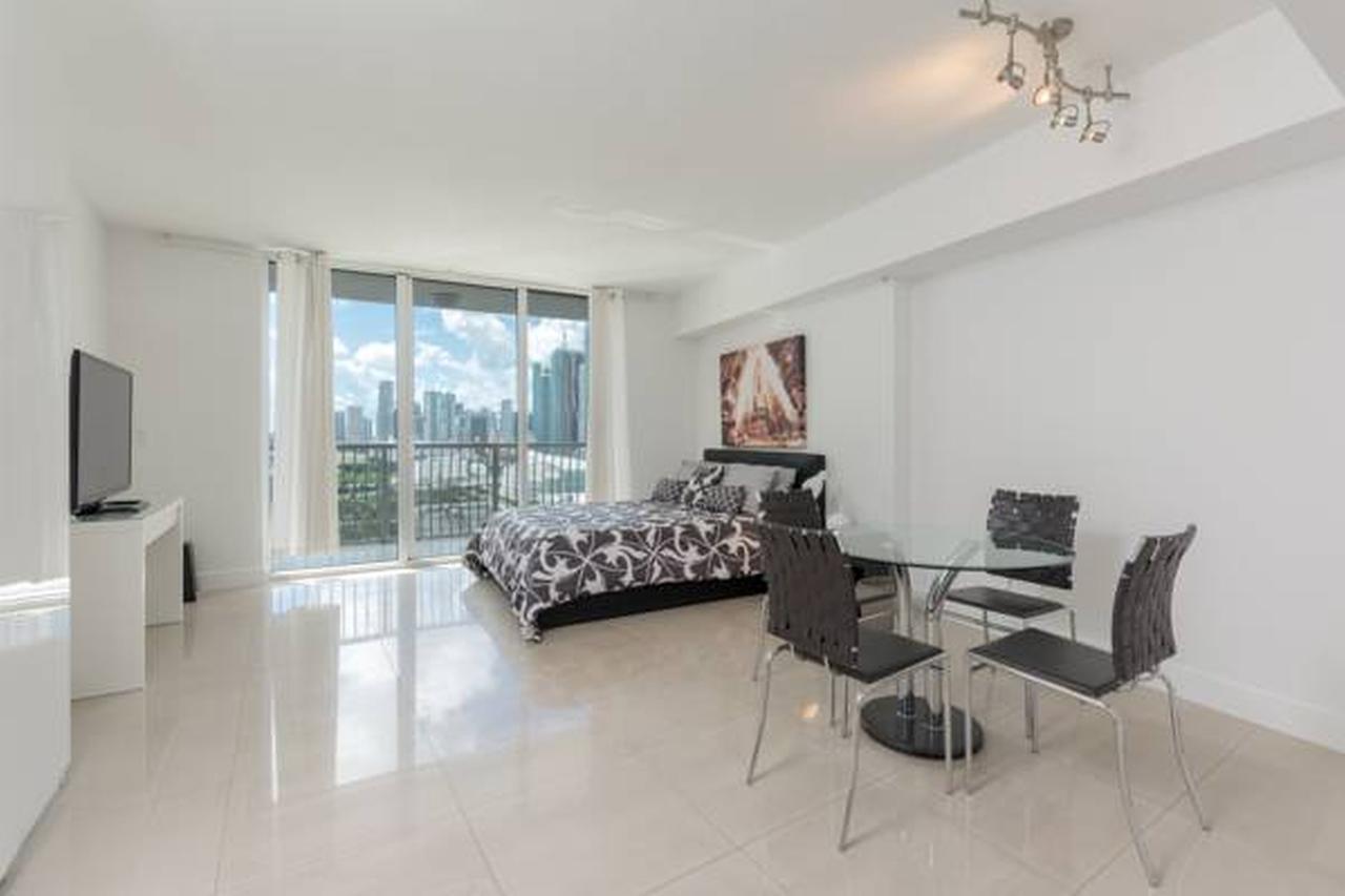Opera Tower Apartment Miami Exterior photo